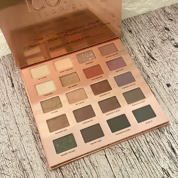 Iconic London DESK TO DANCE EYESHADOW PALETTE brand new in box! - Picture 2 of 14